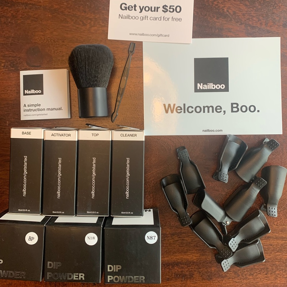 NAILBOO STARTER KIT + 2 COLOR POWDERS.